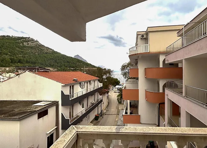 Apartment Gorgeous In With House Sea View